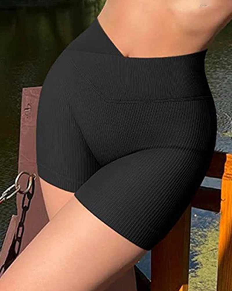 Ribbed V-Waist Elastic Yoga Shorts - Slim Fit Workout Leggings