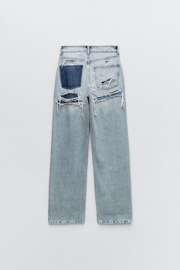 Chic High-Waisted Jeans Featuring Unique Pockets