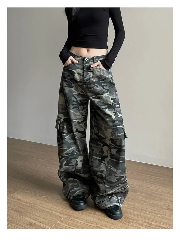 Curved Wide Leg Camo Cargo Pants