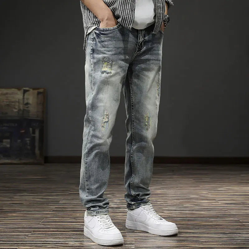 Vintage-Inspired Slim Fit Ripped Jeans