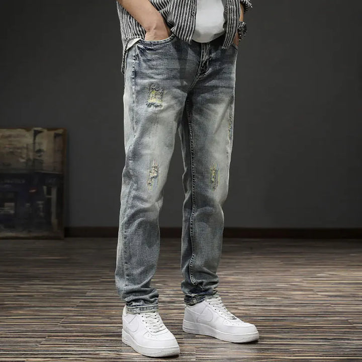 Vintage-Inspired Slim Fit Ripped Jeans