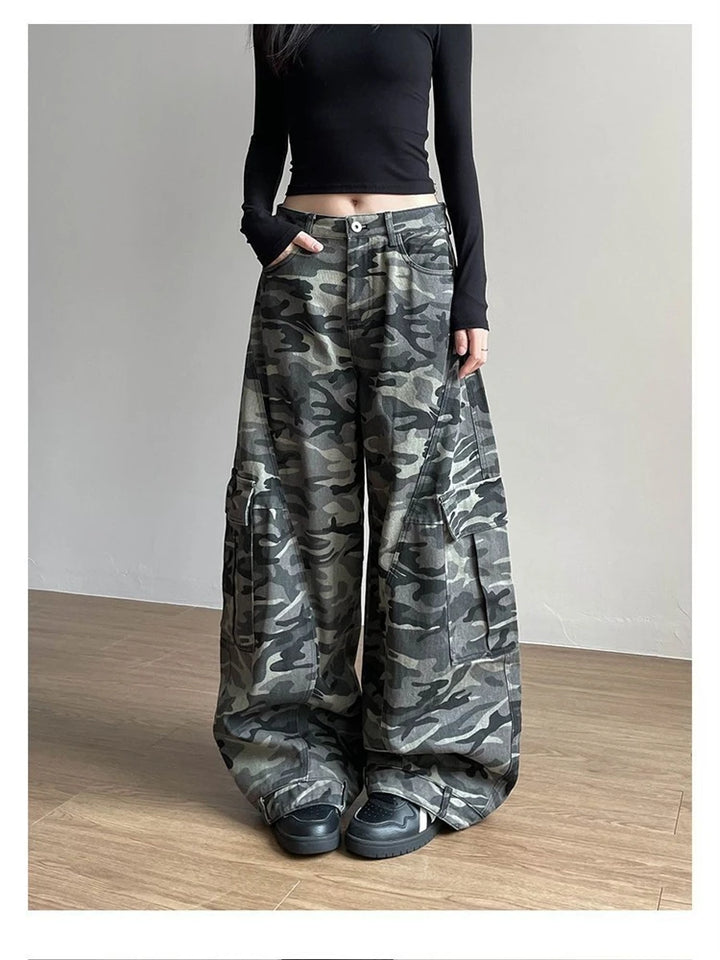 Curved Wide Leg Camo Cargo Pants