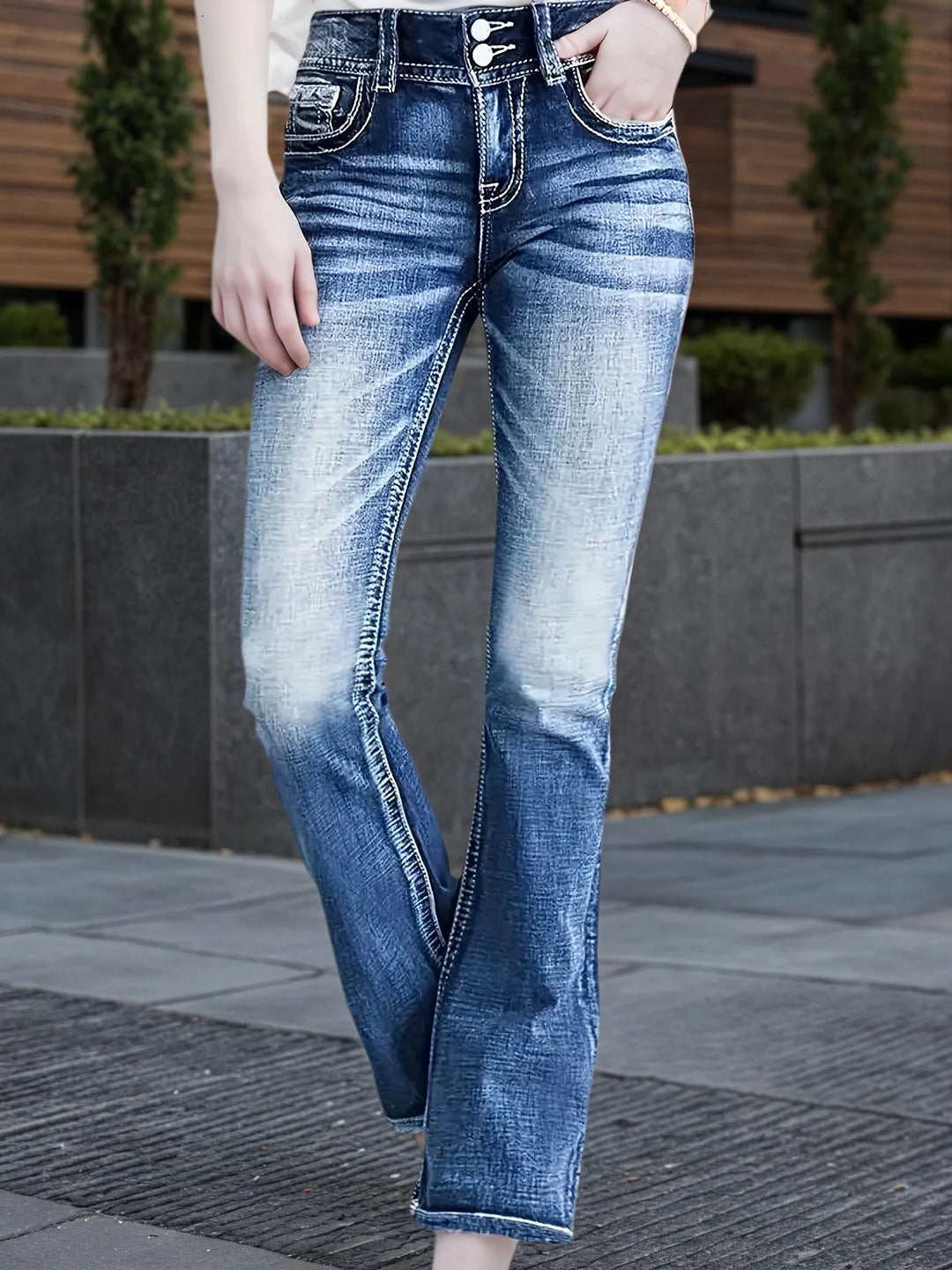 High-Waisted Embroidered Elastic Jeans