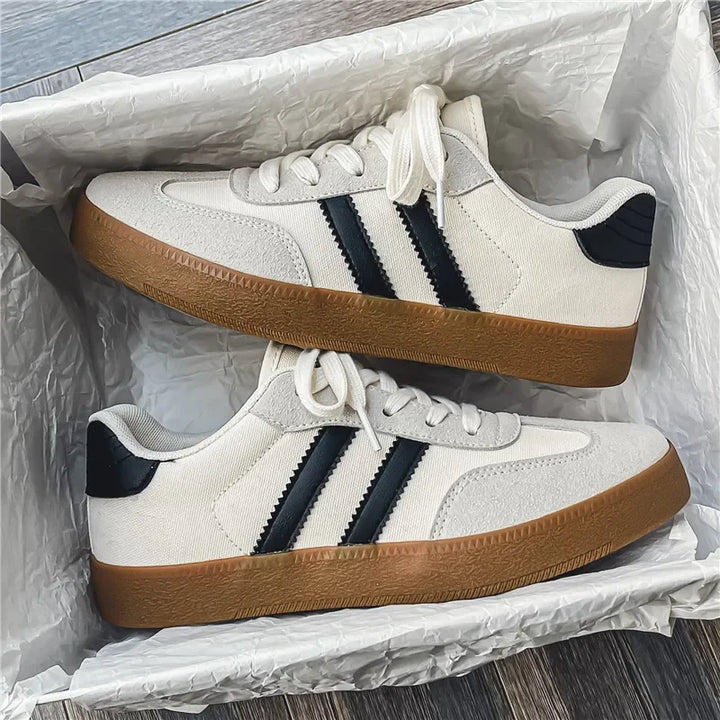 Lightweight Retro Lace-Up Shoes