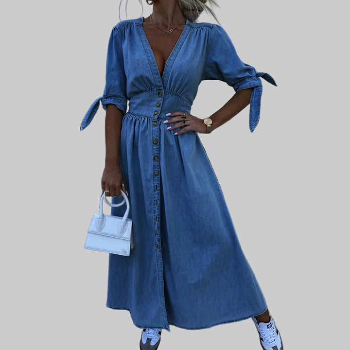 Graceful Maxi Dress with Flowing Silhouette